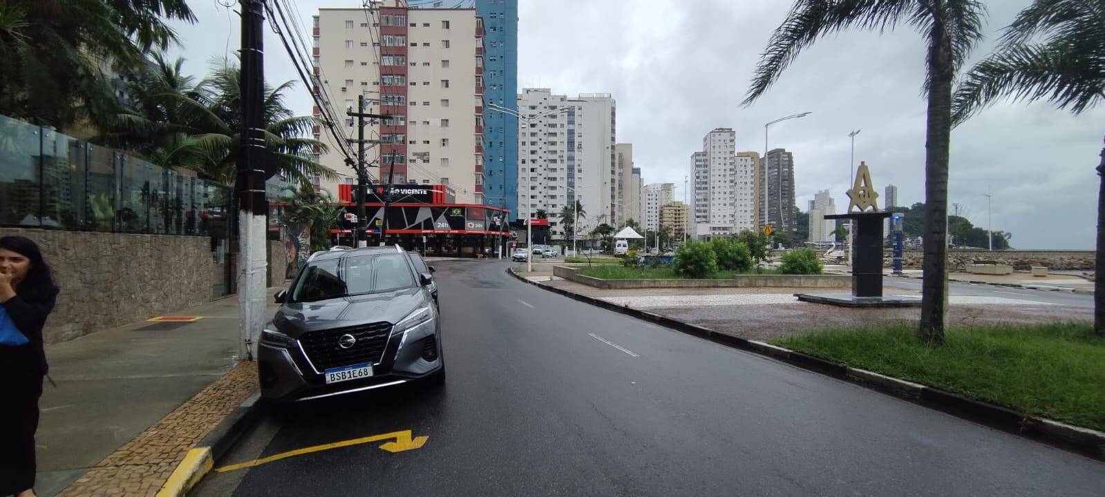 LOCAÇÃO EM SÃO VICENTE APARTAMENTO 3 DORMITÓRIOS 2 BANHEIROS PÉ NA AREIA
