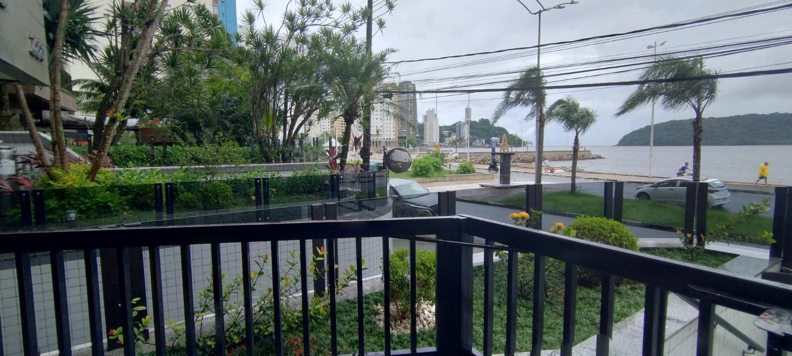 LOCAÇÃO EM SÃO VICENTE APARTAMENTO 3 DORMITÓRIOS 2 BANHEIROS PÉ NA AREIA