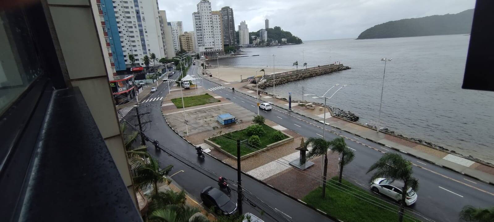 LOCAÇÃO EM SÃO VICENTE APARTAMENTO 3 DORMITÓRIOS 2 BANHEIROS PÉ NA AREIA