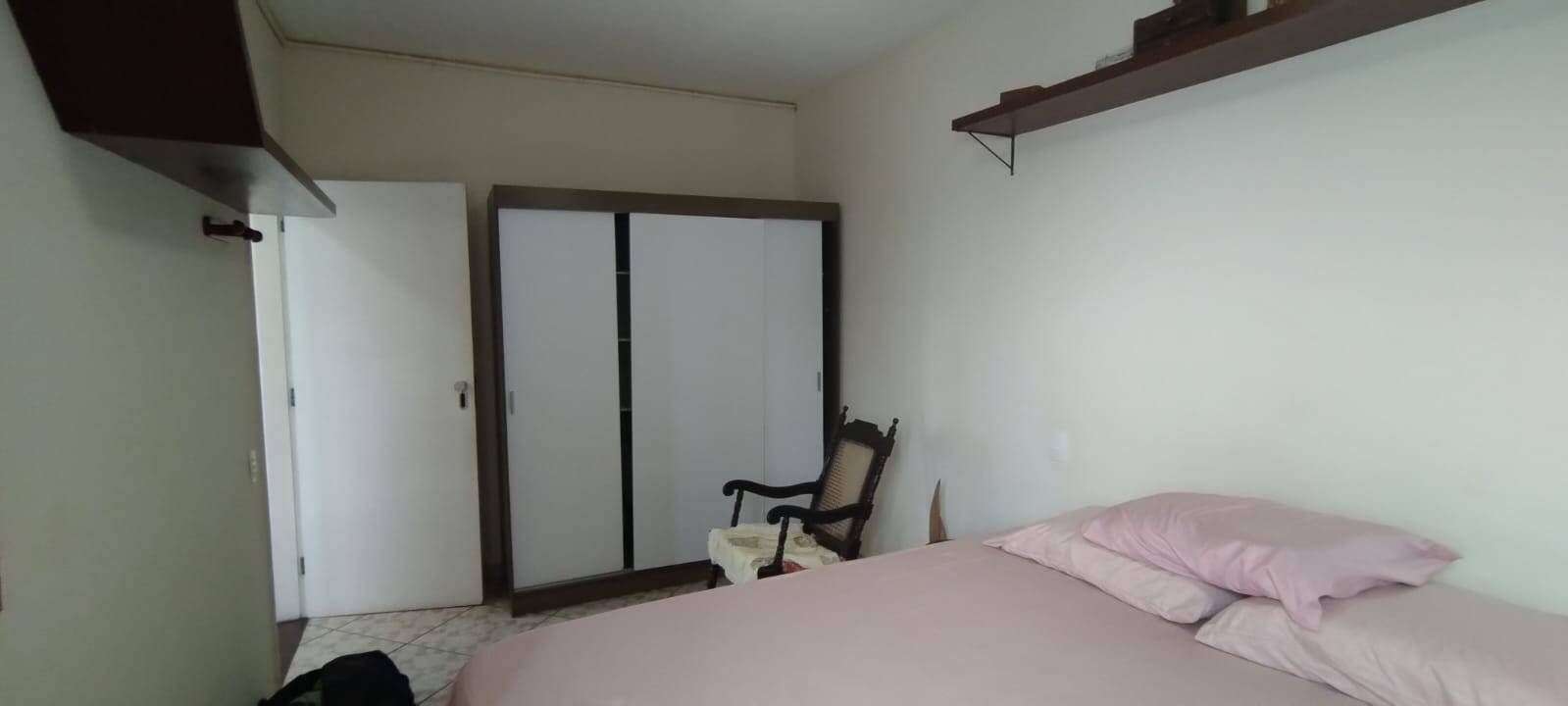 LOCAÇÃO EM SÃO VICENTE APARTAMENTO 3 DORMITÓRIOS 2 BANHEIROS PÉ NA AREIA