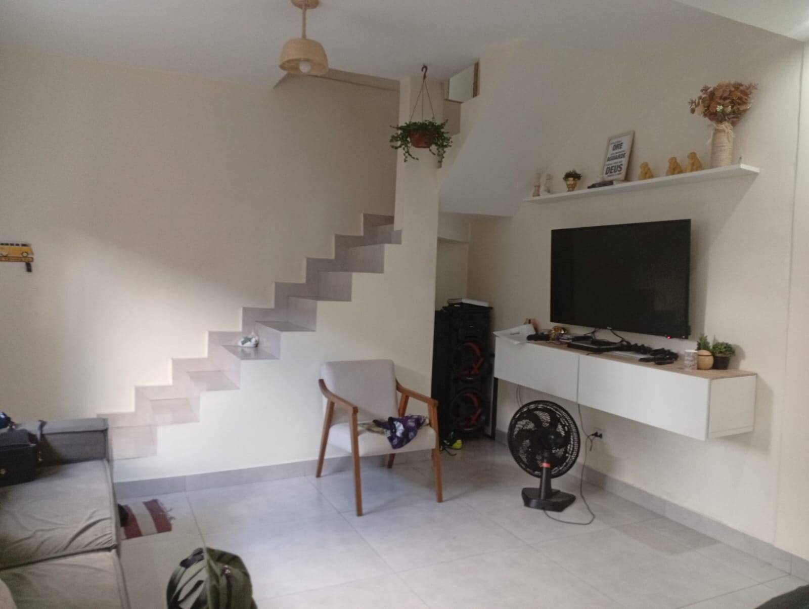 CASA A VENDA 2 DORMITÓRIOS 104 M² 1 VAGA -  EM SÃO VICENTE CIDADE NÁUTICA