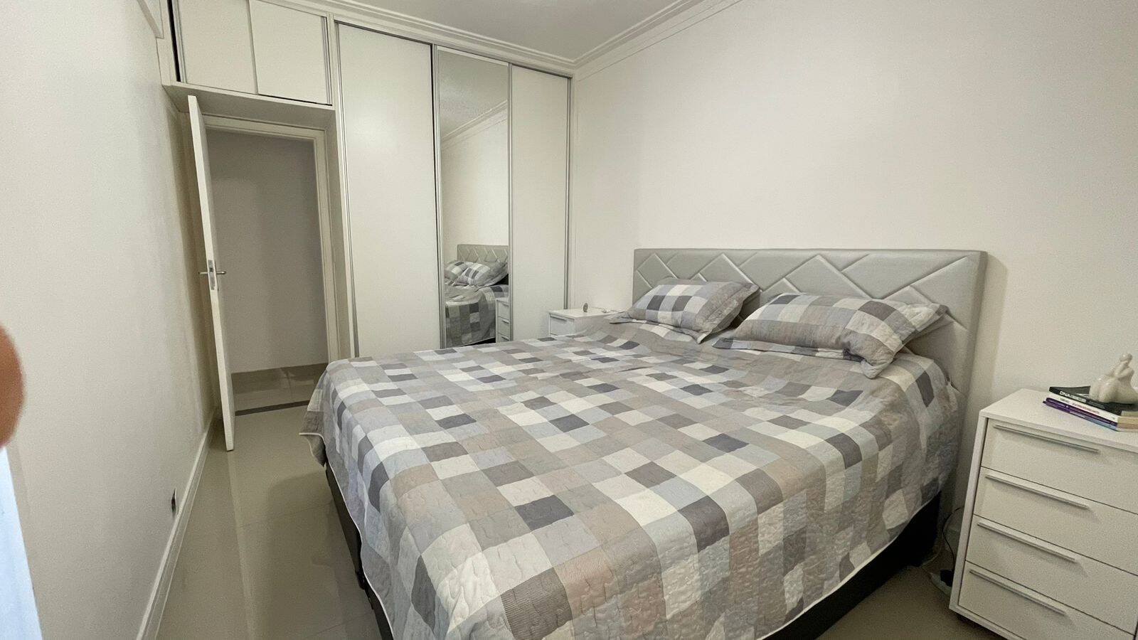 APARTAMENTO A VENDA 2 DORMITÓRIOS, 1 SUÍTE VAGA DE GARAGEM BAIRRO MARAPÉ
