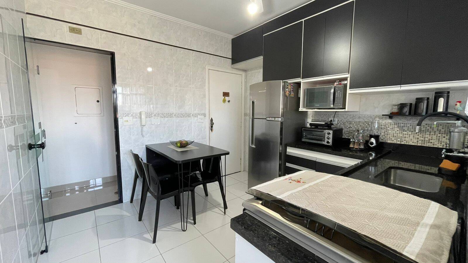 APARTAMENTO A VENDA 2 DORMITÓRIOS, 1 SUÍTE VAGA DE GARAGEM BAIRRO MARAPÉ
