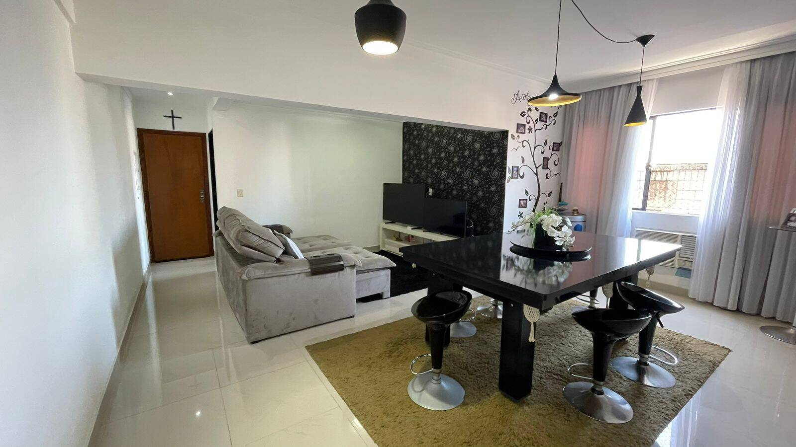 APARTAMENTO A VENDA 2 DORMITÓRIOS, 1 SUÍTE VAGA DE GARAGEM BAIRRO MARAPÉ