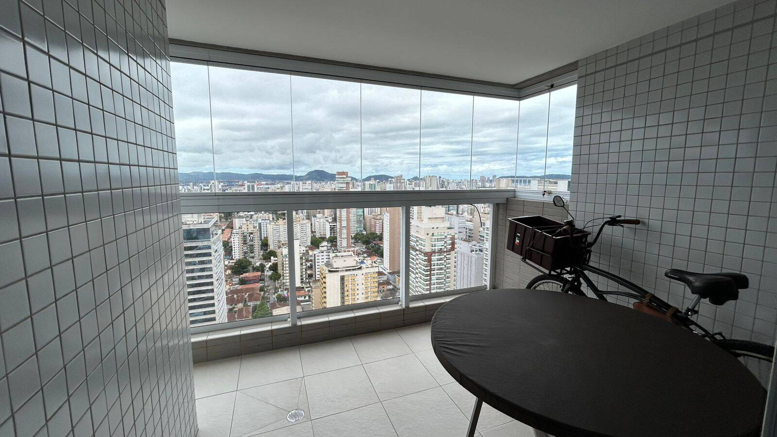 Apto com 02 suites 02 vagas demarcadas, lazer completo. Gonzaga- Santos- SP