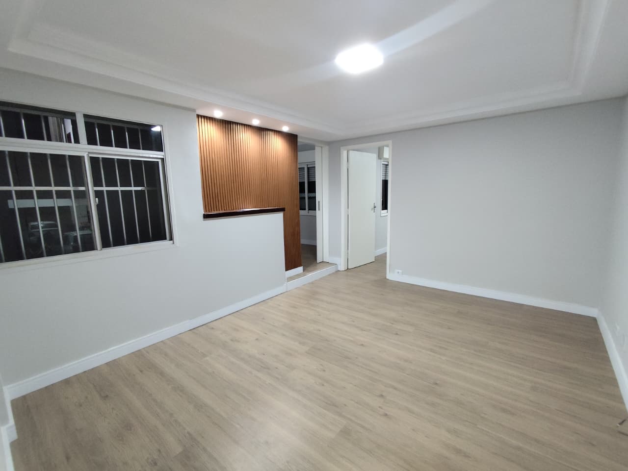 APARTAMENTO 2 DORMITÓRIOS - BAIRRO POMPEIA 1 QUADRA DA PRAIA EM SANTOS
