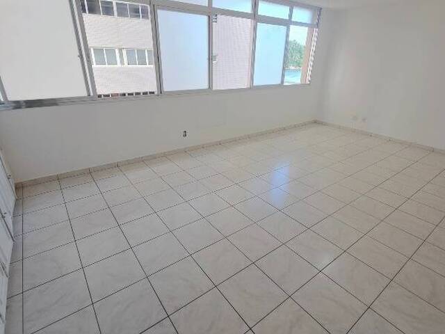 Apartamento para Venda em Santos - 2