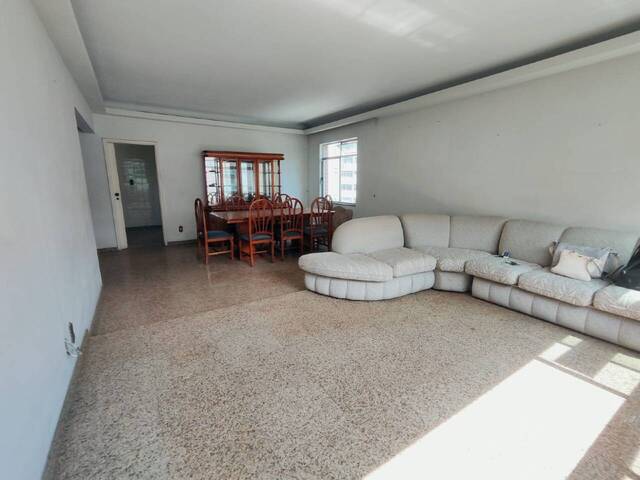 Apartamento para Venda em Santos - 2