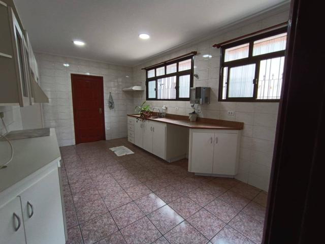 Sobrado para Venda em Santos - 4