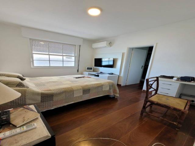 #3042 - Apto ou Prédio Frente Mar para Venda em São Vicente - SP - 2