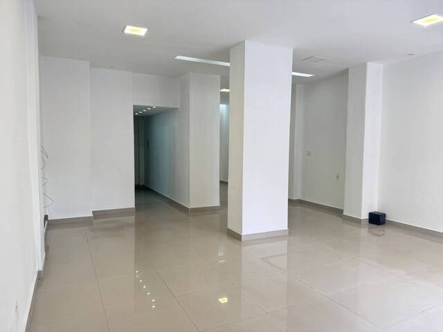 #4465 - Loja para Locação em Santos - SP