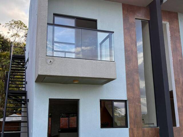 #4467 - Sobrado para Venda em Itanhaém - SP