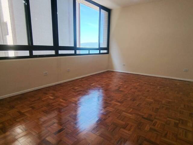 #4534 - Apto ou Prédio Frente Mar para Venda em Santos - SP