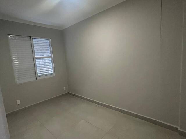 #4575 - Apartamento para Locação em Santos - SP