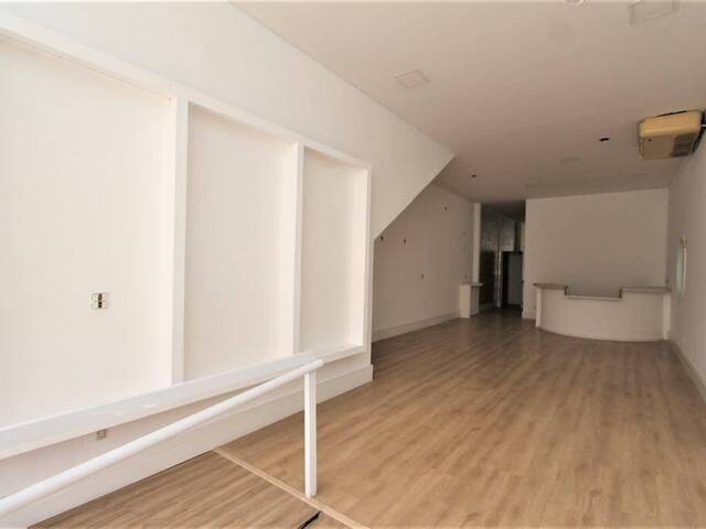 Salão Comercial para Venda em Santos - 2