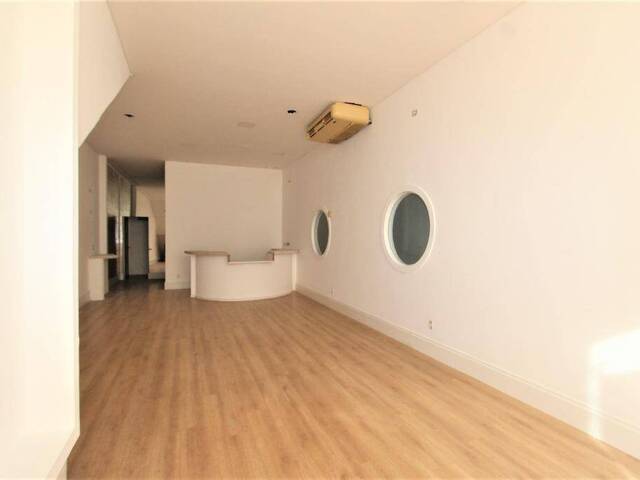 Salão Comercial para Venda em Santos - 4