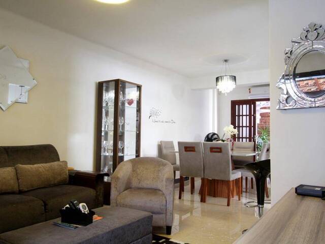 Sobrado para Venda em Santos - 2